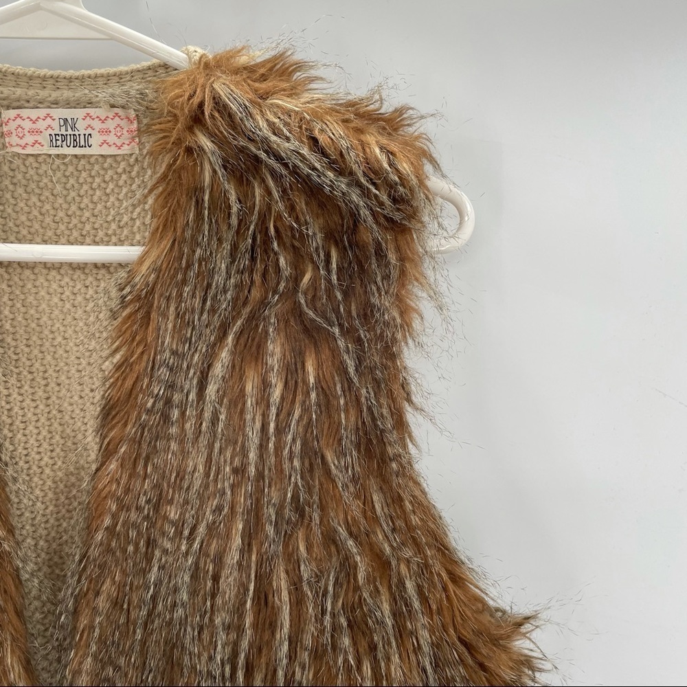 Pink Republic Faux Fur / Feather Vest - Picture 6 of 13